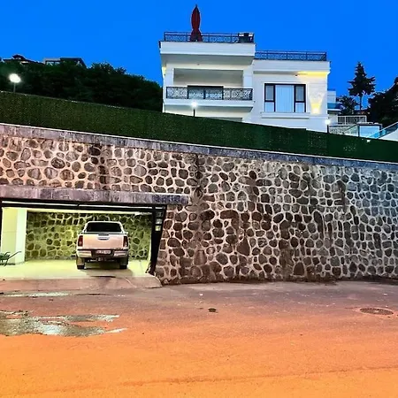 White 빌라 사판자